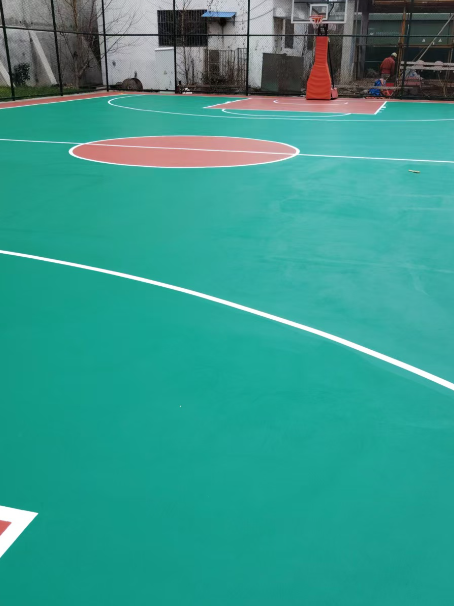 盐亭 球场长期使用易出现地面开裂